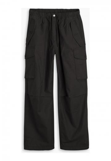 Брюки с накладными карманами