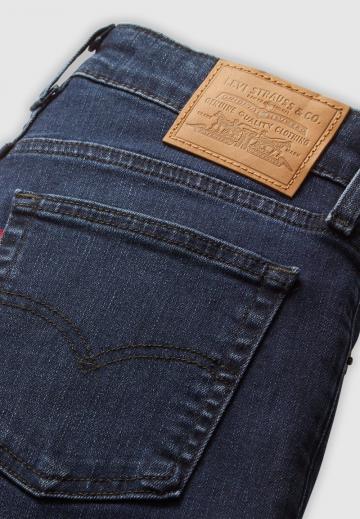 Клешеные джинсы