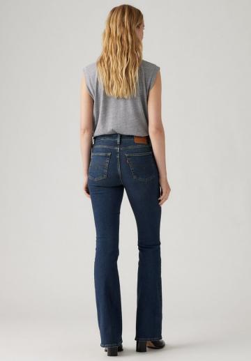 Клешеные джинсы