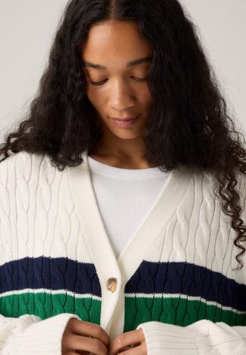 Вязаная кофта