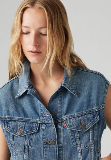 Джинсовая жилетка