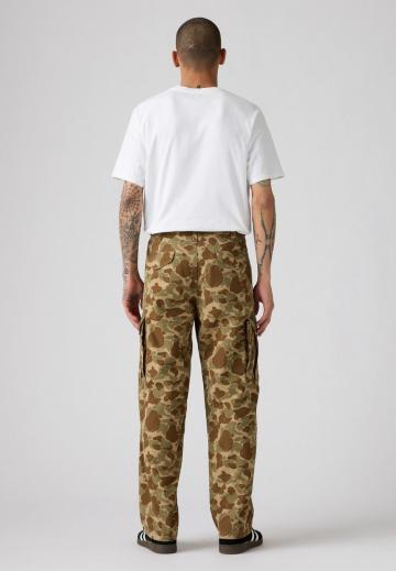 Брюки с накладными карманами