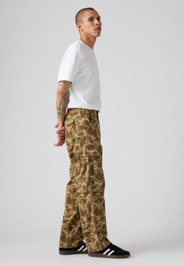 Брюки с накладными карманами