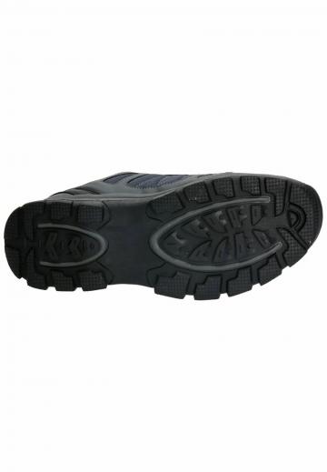 Походные кроссовки