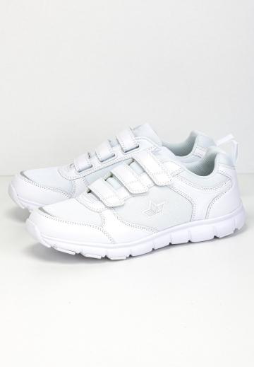 Походные кроссовки