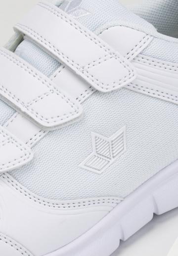 Походные кроссовки