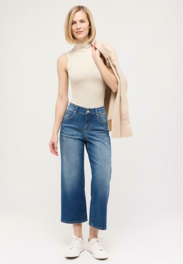 Короткие джинсы