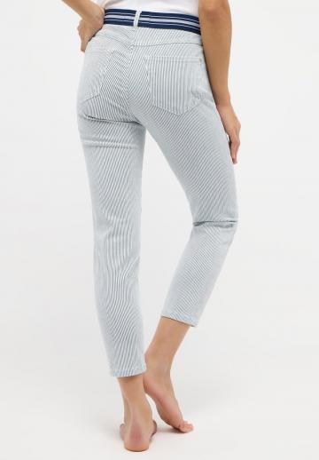 Короткие джинсы