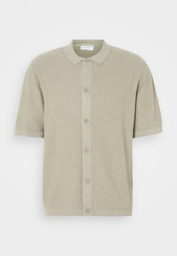 Рубашка с коротким рукавом