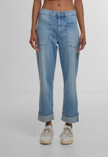 Короткие джинсы