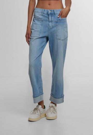 Короткие джинсы