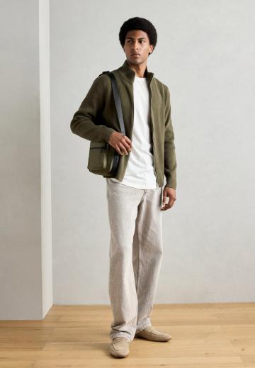 Вязаная кофта