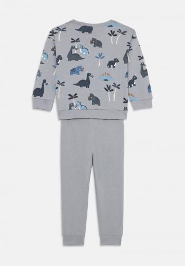 Набор одежды