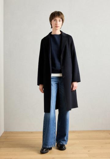 Клешеные джинсы