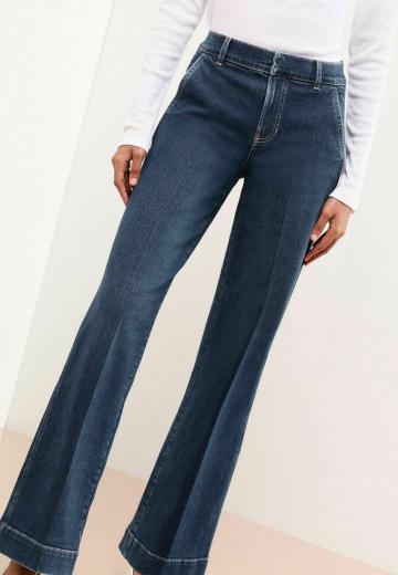 Клешеные джинсы