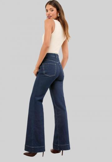 Клешеные джинсы