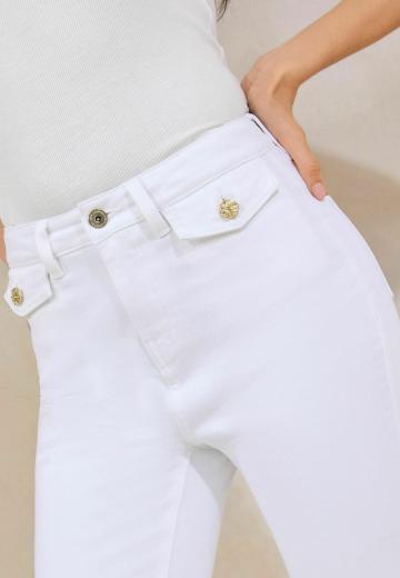 Короткие джинсы