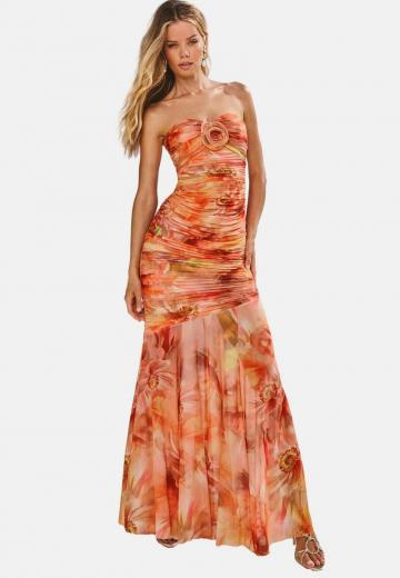 Платье без бретелек