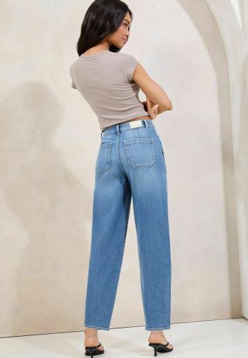 Прямые джинсы
