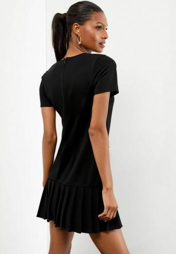 Короткое платье