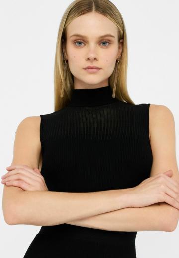 Вязаное платье