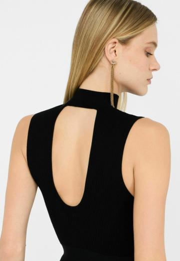 Вязаное платье