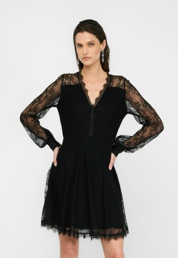 Короткое платье