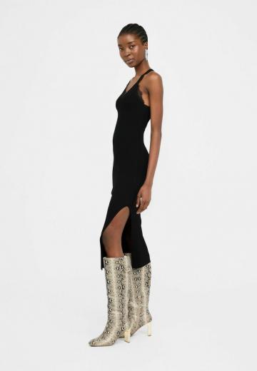 Вязаное платье