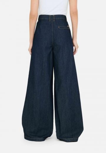 Клешеные джинсы