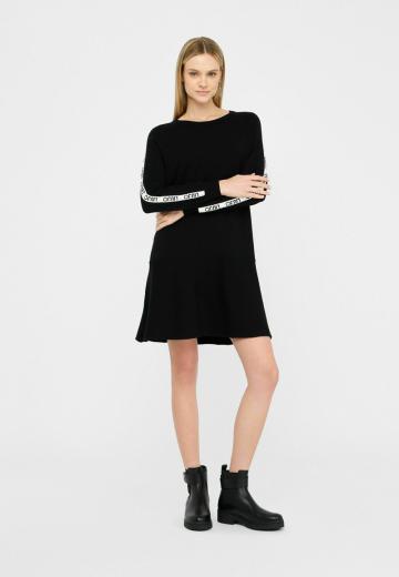 Короткое платье