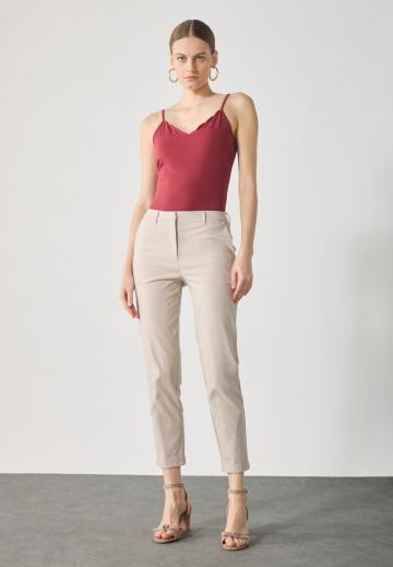 Топ на бретельках