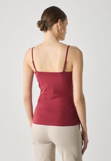 Топ на бретельках