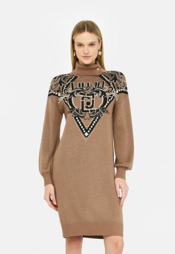 Вязаное платье