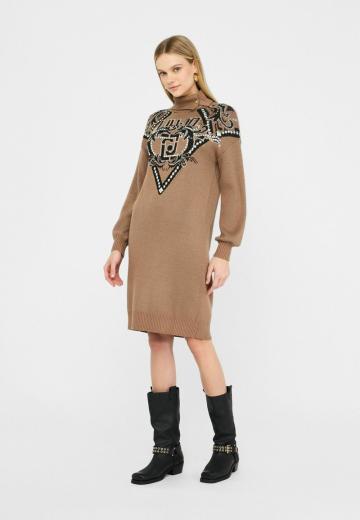 Вязаное платье