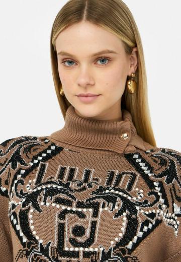 Вязаное платье