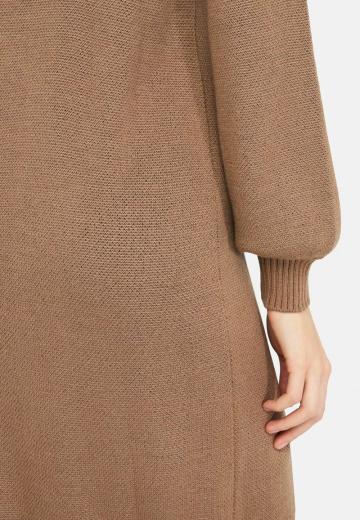 Вязаное платье