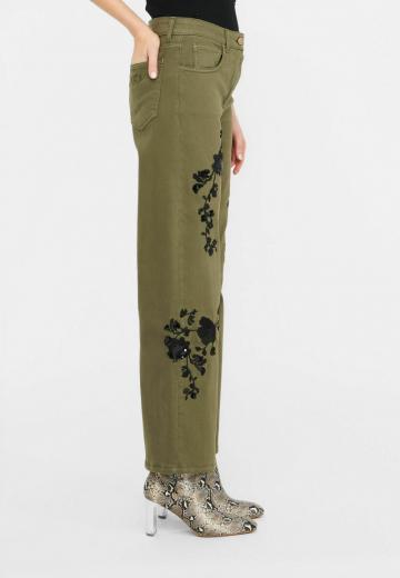 Прямые джинсы