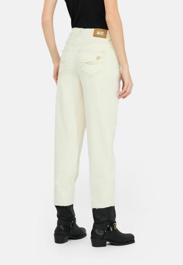 Короткие джинсы