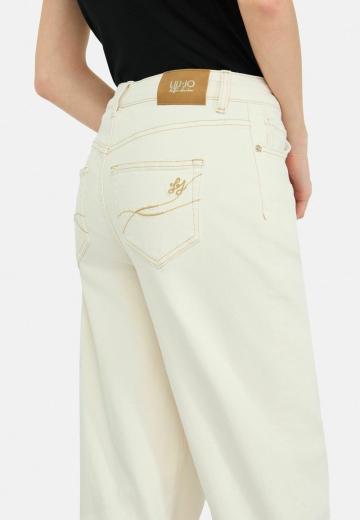 Короткие джинсы