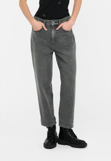 Короткие джинсы