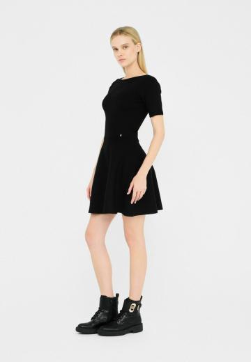 Вязаное платье