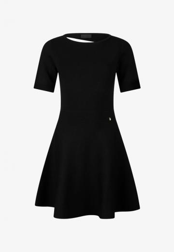 Вязаное платье