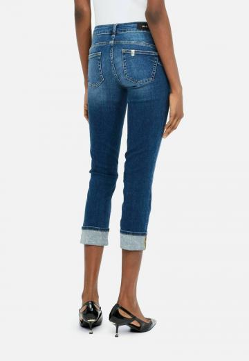 Короткие джинсы