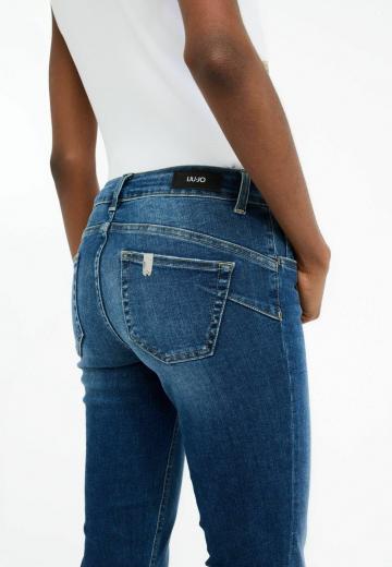 Короткие джинсы