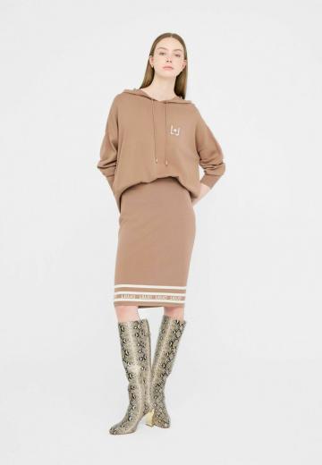 Пуловер с капюшоном