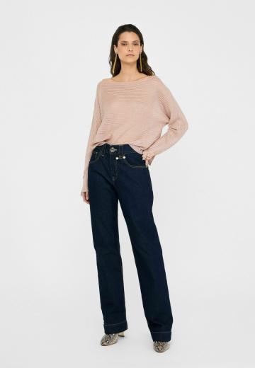 Пуловер в полоску