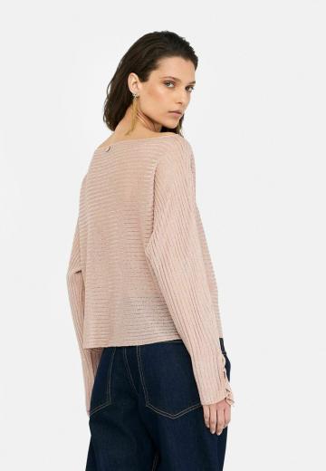 Пуловер в полоску