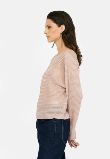 Пуловер в полоску