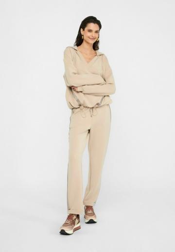 Пуловер с капюшоном