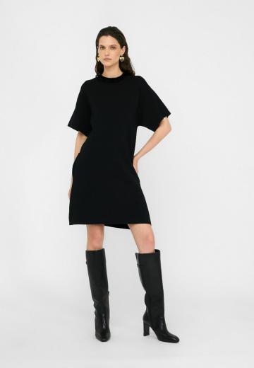 Вязаное платье